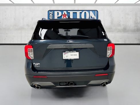 Used 2022 Ford Explorer XLT w/ Equipment Group 202A RWD image 6