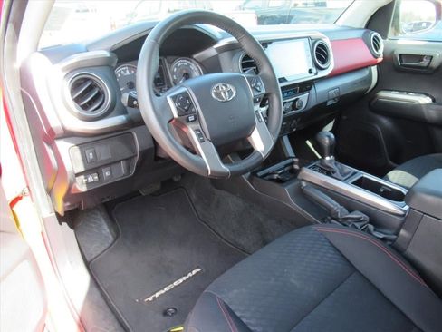 Used 2023 Toyota Tacoma SR5 w/ Technology Package AWD/4WD image 16