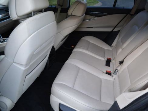 Used 2010 BMW 535i Gran Turismo image 12