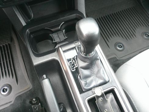 Used 2023 Toyota Tacoma SR5 w/ Technology Package image 27