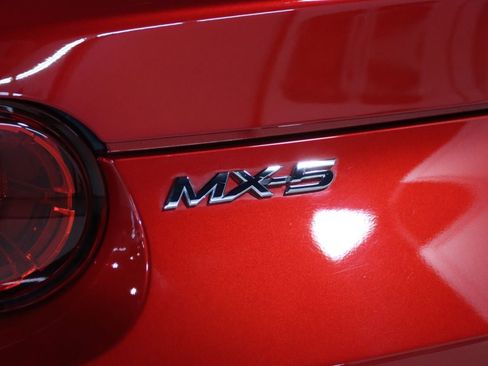 Used 2016 MAZDA MX-5 Miata Grand Touring RWD image 19