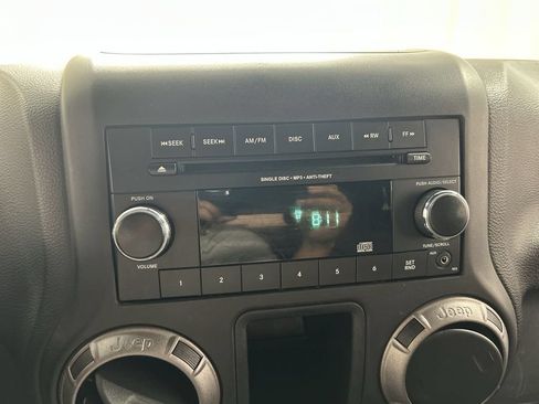 Used 2018 Jeep Wrangler Unlimited Sport AWD/4WD image 14