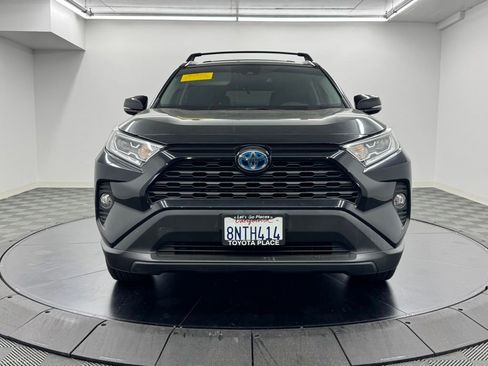 Used 2020 Toyota RAV4 XLE w/ Carpet Mat Package AWD/4WD image 4