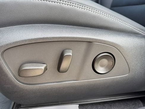 Used 2024 Chevrolet Blazer EV LT image 16