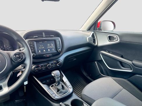 Used 2021 Kia Soul LX FWD image 18