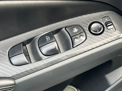 Used 2025 Nissan Altima 2.5 SV image 14