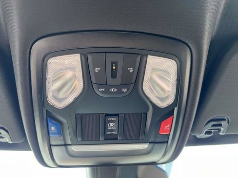 Used 2025 RAM 1500 Big Horn AWD/4WD image 36