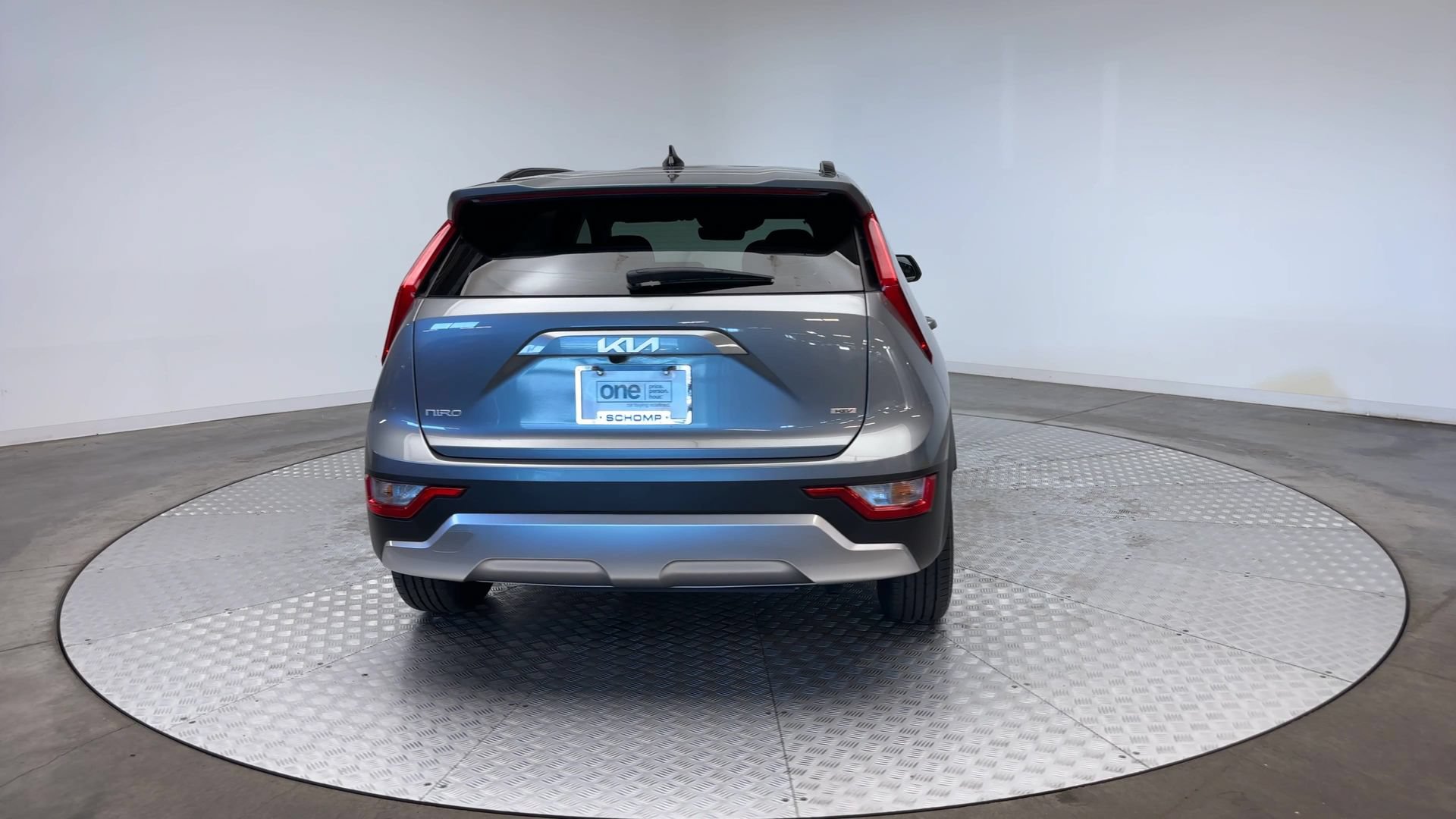 Used 2024 Kia Niro LX FWD image 7