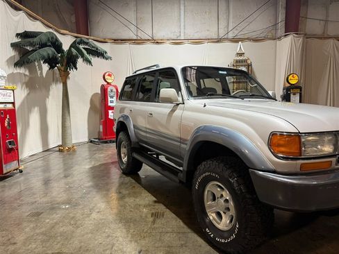 Used 1997 Toyota Land Cruiser image 4