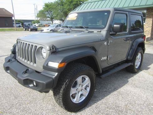 Used 2020 Jeep Wrangler Sport AWD/4WD image 4