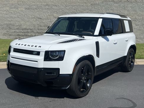 Used 2025 Land Rover Defender 110 X-Dynamic SE AWD/4WD image 2