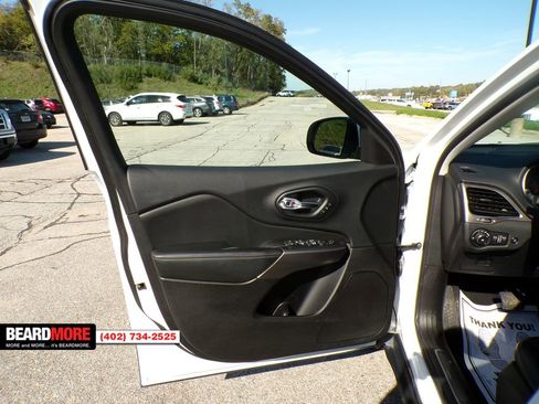 Used 2020 Jeep Cherokee Limited image 21