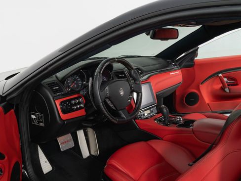 Used 2018 Maserati GranTurismo MC RWD image 3