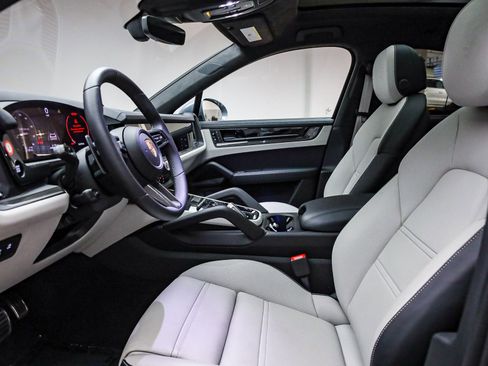 Used 2026 Porsche Cayenne GTS image 53
