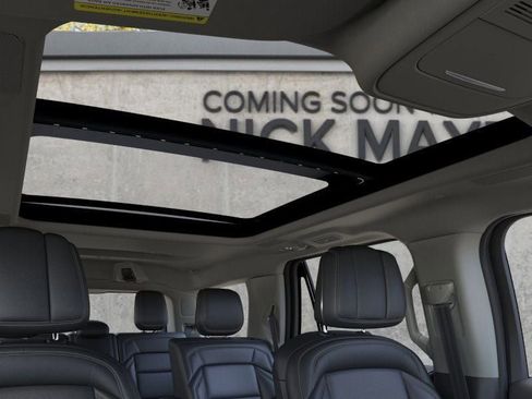 New 2026 Lincoln Navigator Reserve AWD/4WD image 22
