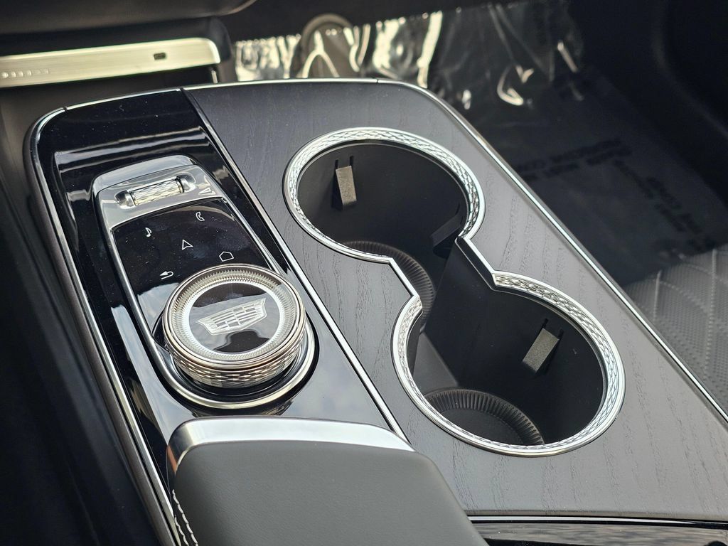 New 2027 Cadillac Lyriq V Premium AWD/4WD image 32