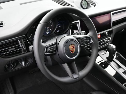 New 2026 Porsche Macan image 16