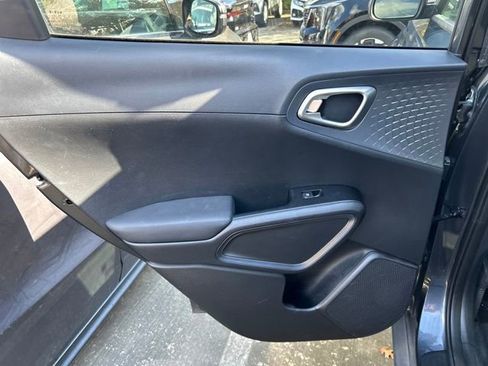 Used 2023 Kia Soul EX image 13