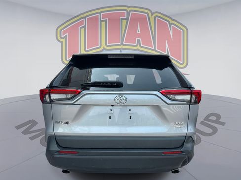 Used 2022 Toyota RAV4 XLE w/ Convenience Package AWD/4WD image 2