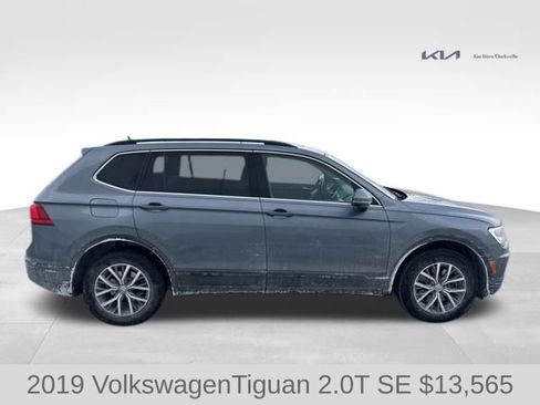 Used 2019 Volkswagen Tiguan SE w/ Panoramic Sunroof Package image 9