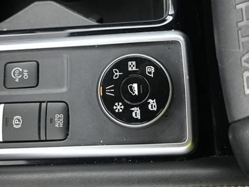Used 2024 Nissan Pathfinder SV AWD/4WD image 29