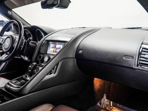 Used 2018 Jaguar F-TYPE Coupe image 15
