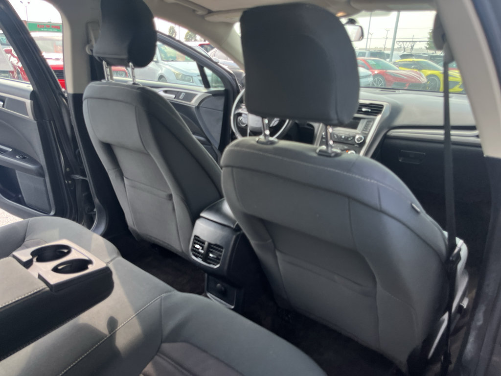 Used 2018 Ford Fusion SE FWD image 38