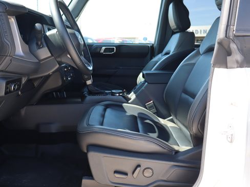 Used 2025 Ford Bronco Outer Banks AWD/4WD image 10
