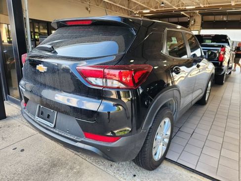 Used 2021 Chevrolet TrailBlazer LS FWD image 6