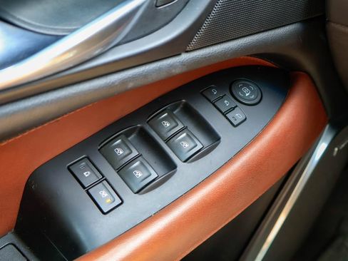 Used 2018 Cadillac Escalade ESV Luxury RWD image 18