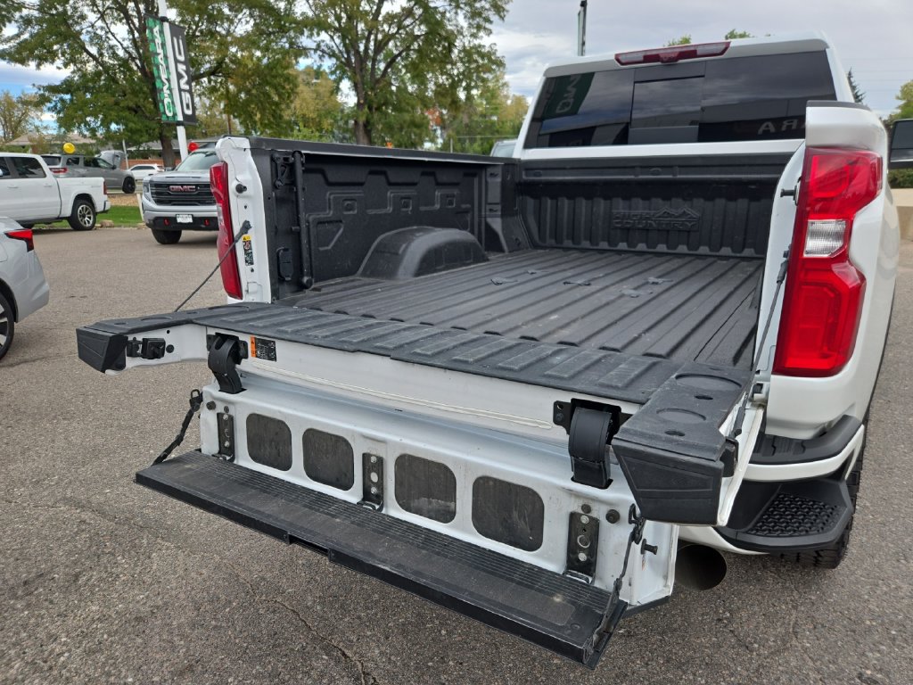 Used 2024 Chevrolet Silverado 2500 High Country w/ High Country Premium Package AWD/4WD image 23