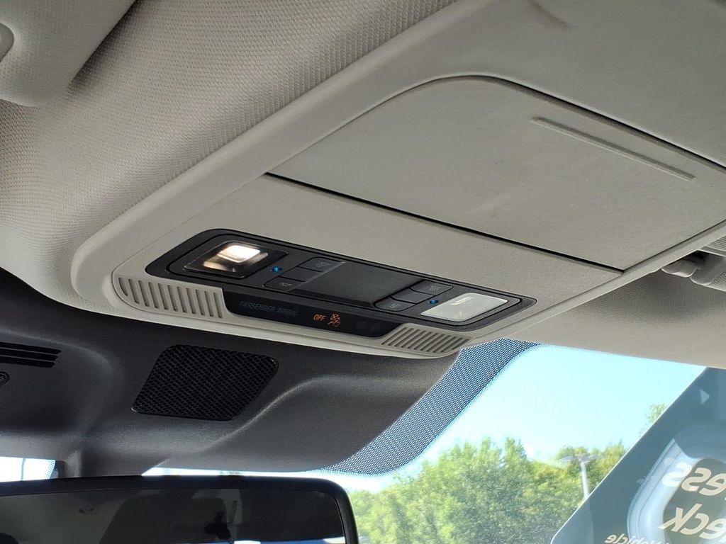 Certified 2025 Ford Expedition Active AWD/4WD image 21