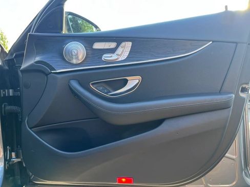 Used 2018 Mercedes-Benz E 300 image 19