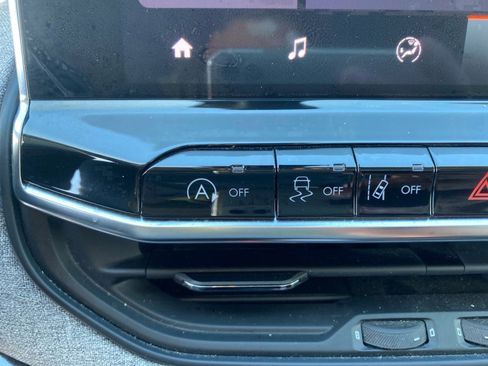 Used 2022 Jeep Compass Latitude image 16