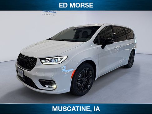 New 2026 Chrysler Pacifica Select image 1