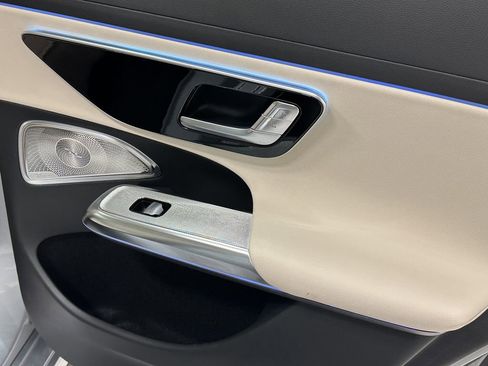 Used 2025 Mercedes-Benz E 350 Sedan image 19