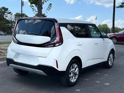 Used 2024 Kia Soul LX w/ Option Group 015 FWD image 6