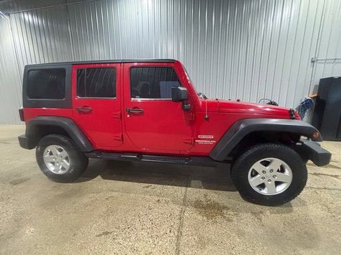 Used 2012 Jeep Wrangler Unlimited Sport image 7
