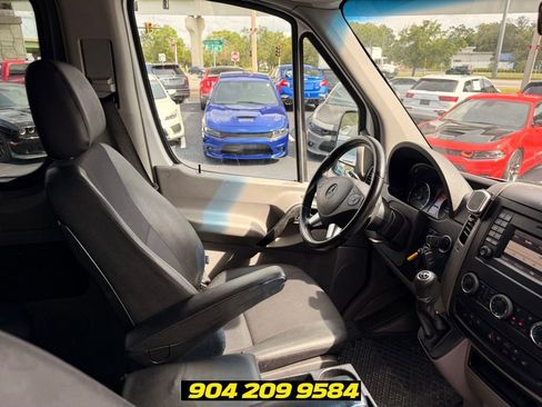 Used 2017 Mercedes-Benz Sprinter 2500 image 27