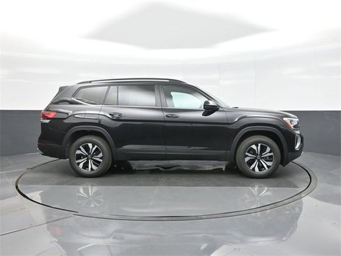 New 2026 Volkswagen Atlas SE image 8