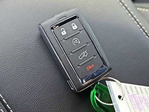 New 2025 Jeep Grand Cherokee Altitude image 33