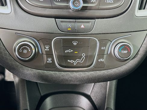 Used 2020 Chevrolet Malibu LS FWD image 22