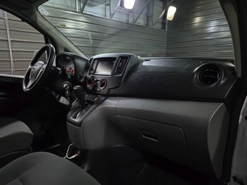 Used 2020 Nissan NV200 SV image 16