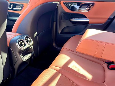 Certified 2026 Mercedes-Benz GLC 300 4MATIC image 17