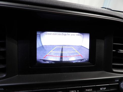 Used 2020 Hyundai Elantra SE w/ Cargo Package (C1) FWD image 15