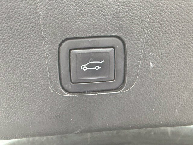 Used 2023 Chevrolet Traverse High Country FWD image 11