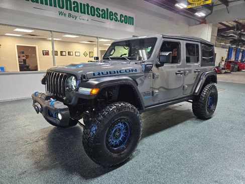 Used 2022 Jeep Wrangler Unlimited Rubicon 4xe image 2