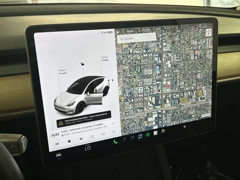 Used 2021 Tesla Model Y Long Range AWD/4WD image 17