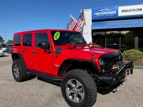 Used 2016 Jeep Wrangler Unlimited Sahara w/ Connectivity Group AWD/4WD image 1