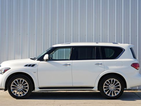 Used 2017 INFINITI QX80 4WD w/ Driver Assistance Package image 7